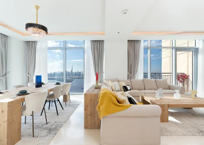 Spacious & Amazing 3 Bedroom Penthouse Burj Khalifa View