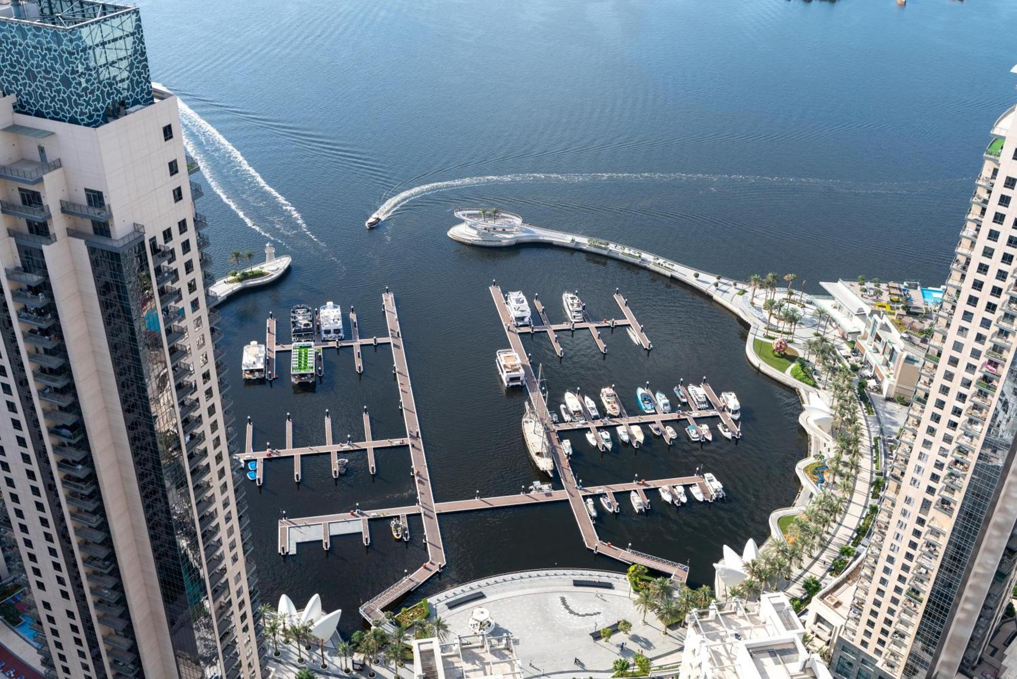 Spacious & Amazing 3 Bedroom Penthouse Burj Khalifa View Dubai