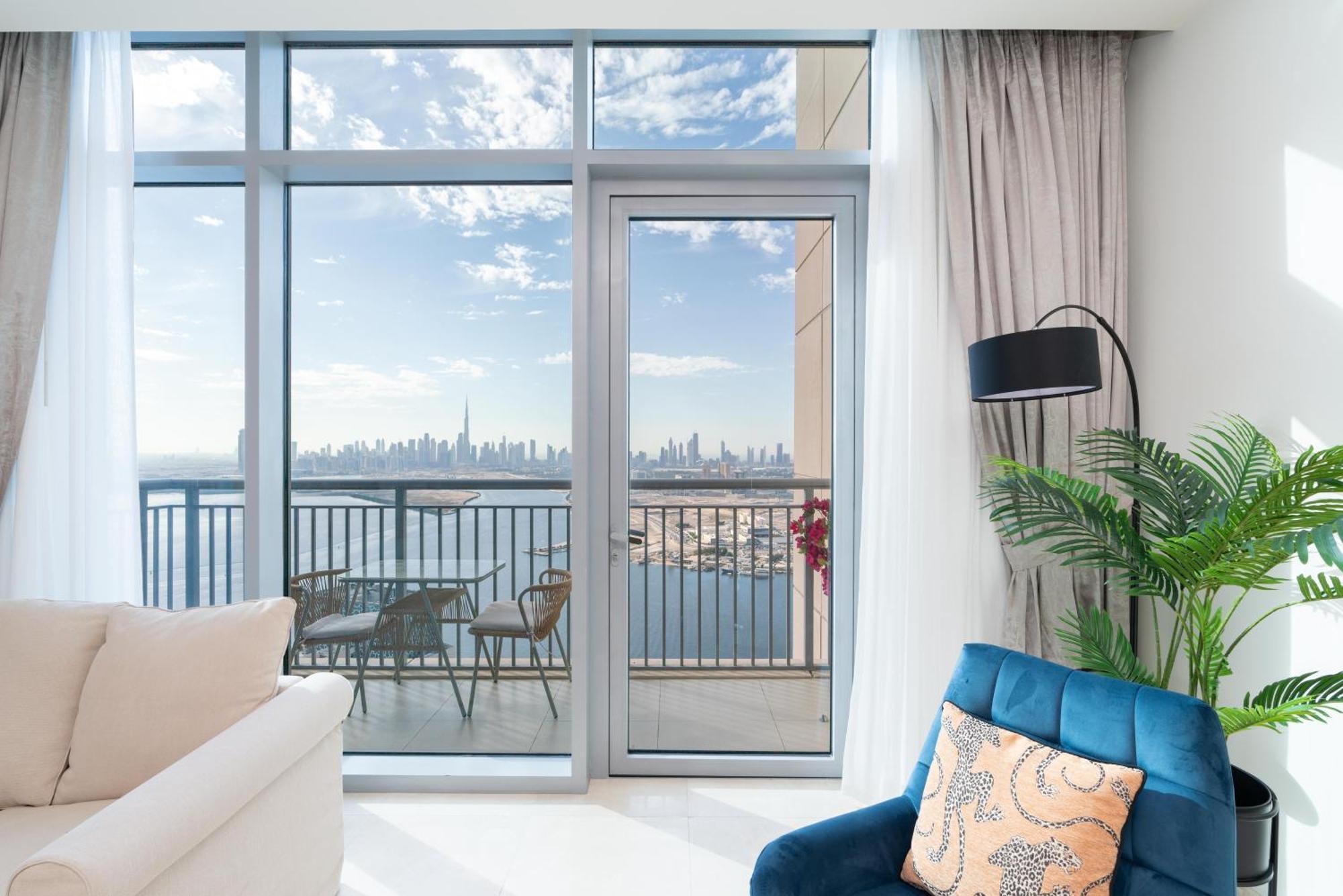Spacious & Amazing 3 Bedroom Penthouse Burj Khalifa View Apartment *