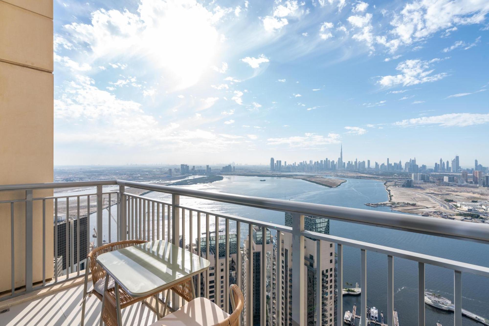 Spacious & Amazing 3 Bedroom Penthouse Burj Khalifa View Apartment Dubai