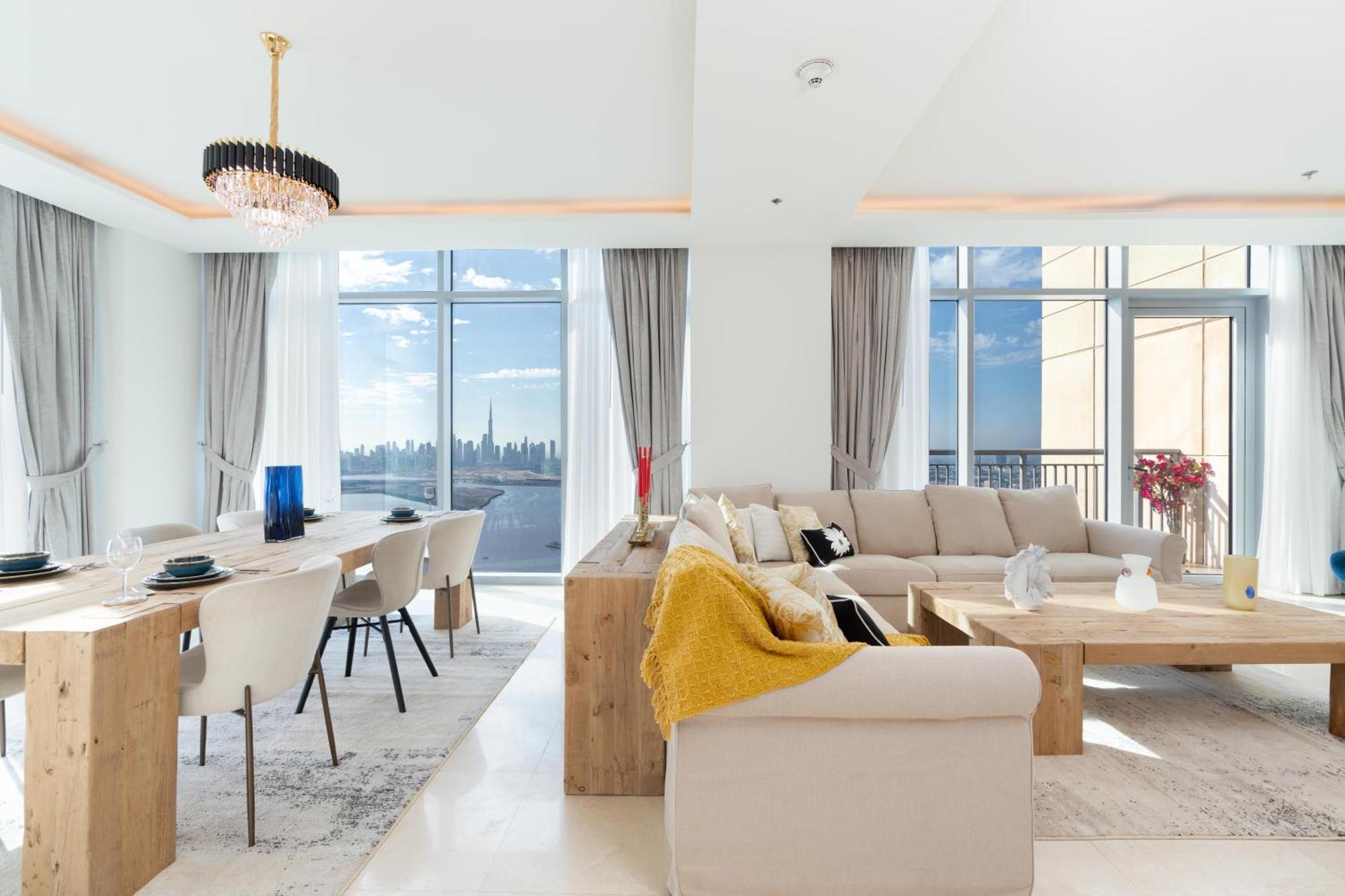 Spacious & Amazing 3 Bedroom Penthouse Burj Khalifa View Dubai