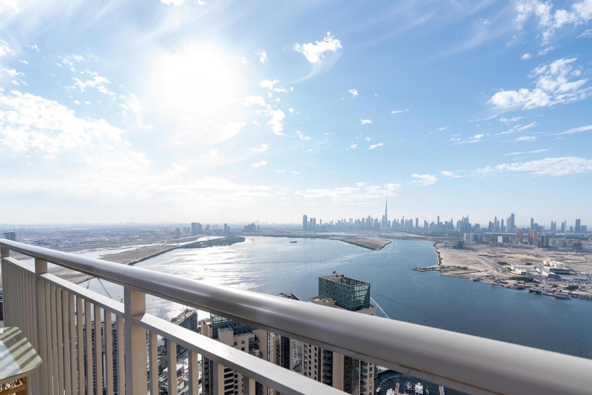 Spacious & Amazing 3 Bedroom Penthouse Burj Khalifa View Apartment
