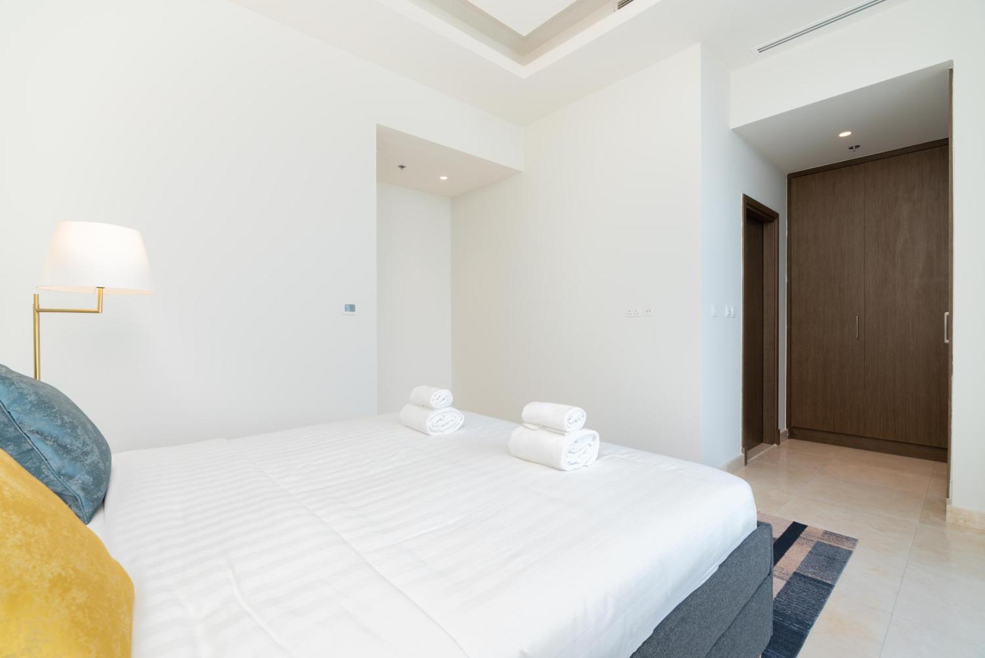 Spacious & Amazing 3 Bedroom Penthouse Burj Khalifa View Dubai