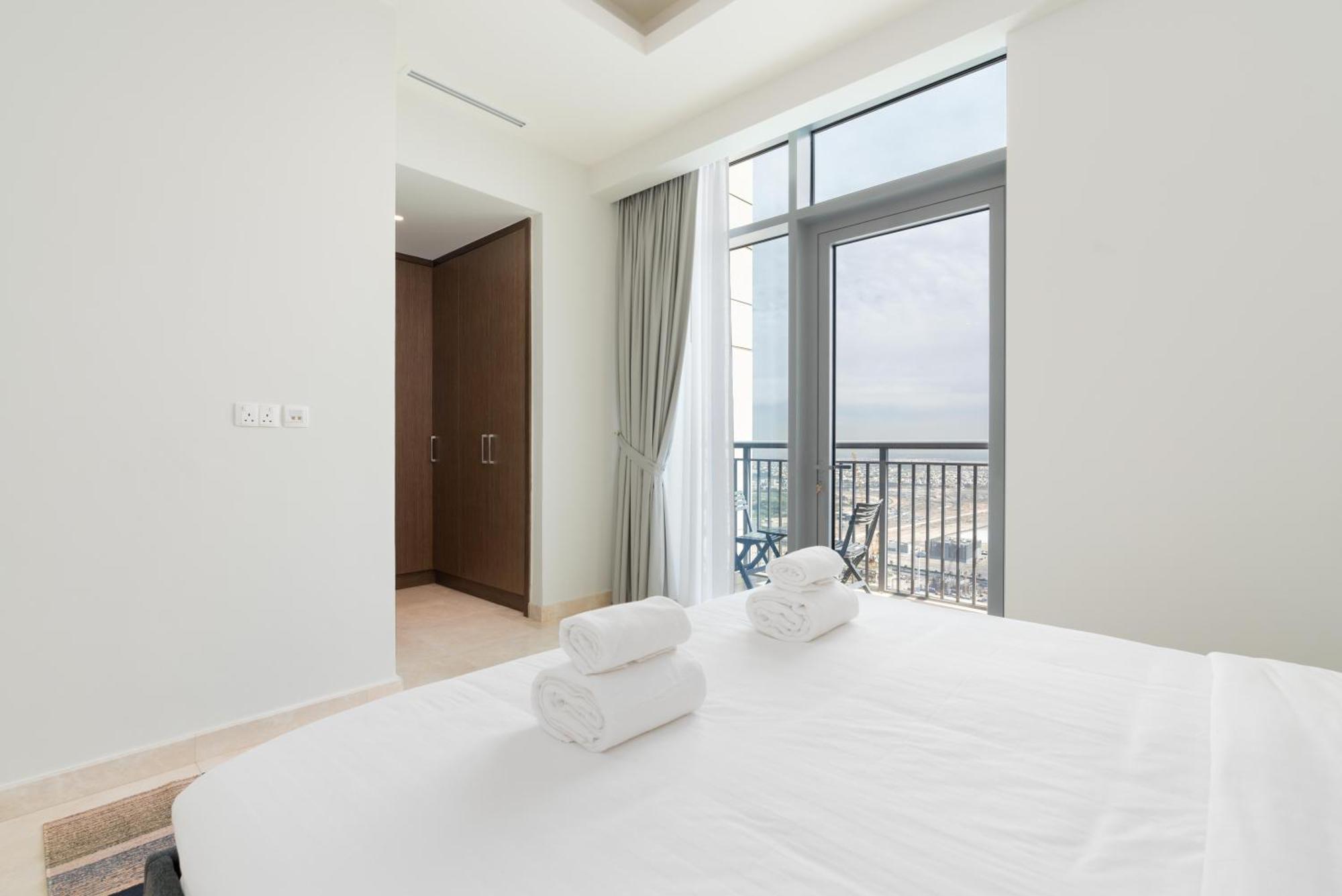 Spacious & Amazing 3 Bedroom Penthouse Burj Khalifa View Apartment