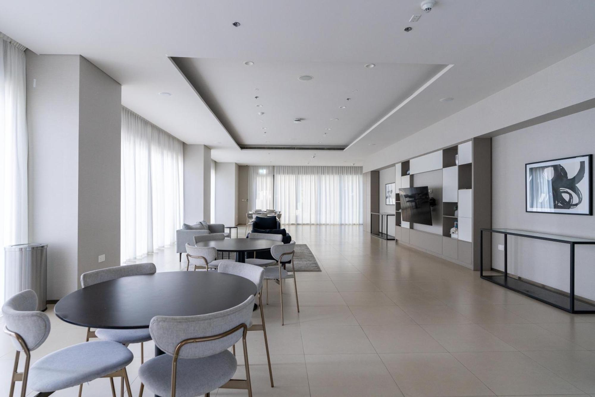 Spacious & Amazing 3 Bedroom Penthouse Burj Khalifa View